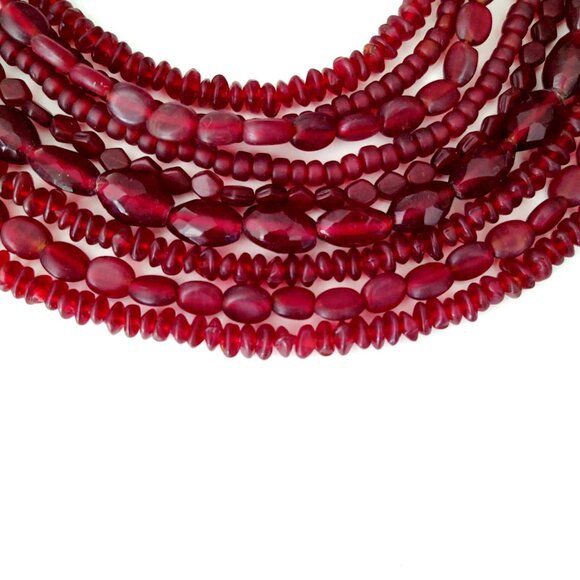 Vintage multi strand layered various red glass beaded necklace - Picture 15 of 16